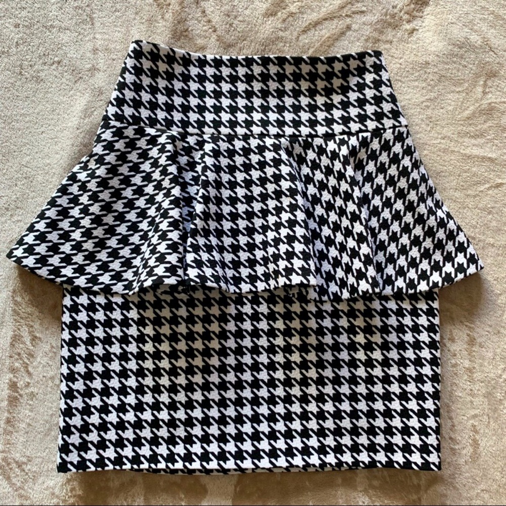 Women’s Custom-made Pied-De-Poule Basque Skirt XS